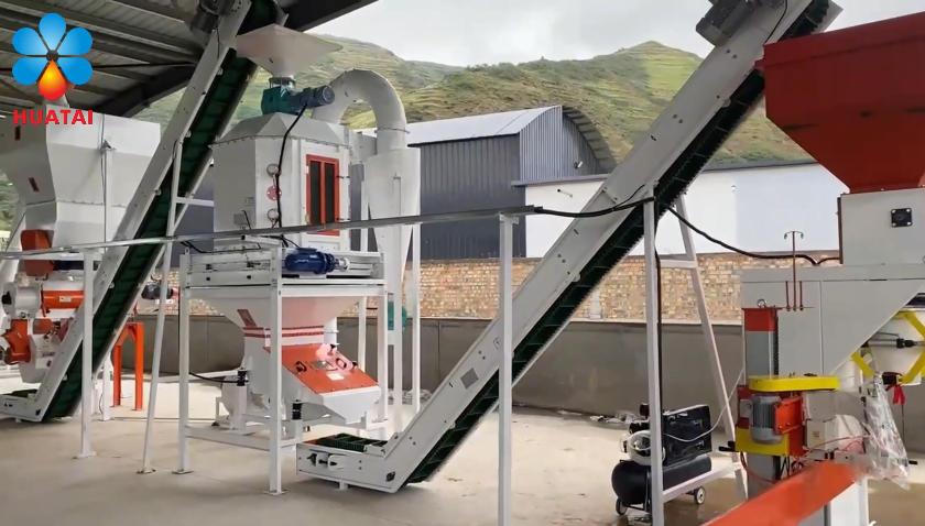 多功能饲料膨化机成套设备现场实拍